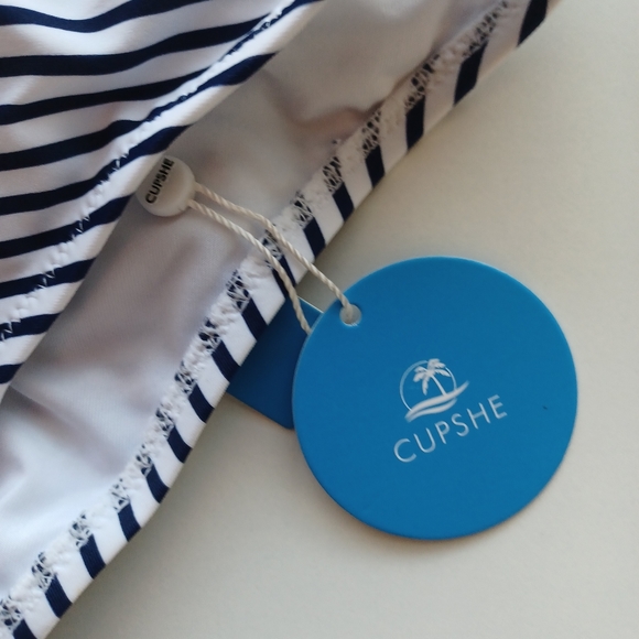 CUPSHE Black and White Striped Bikini Set - Picture 4 of 7